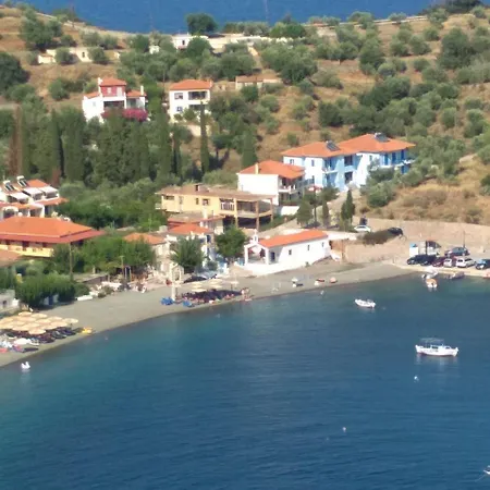 To Armenaki Aparthotel Leonidio