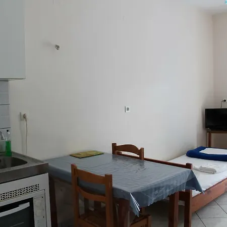 To Armenaki Aparthotel